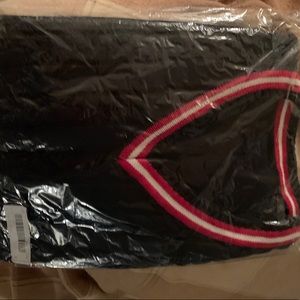 Sweater vest (reserved)